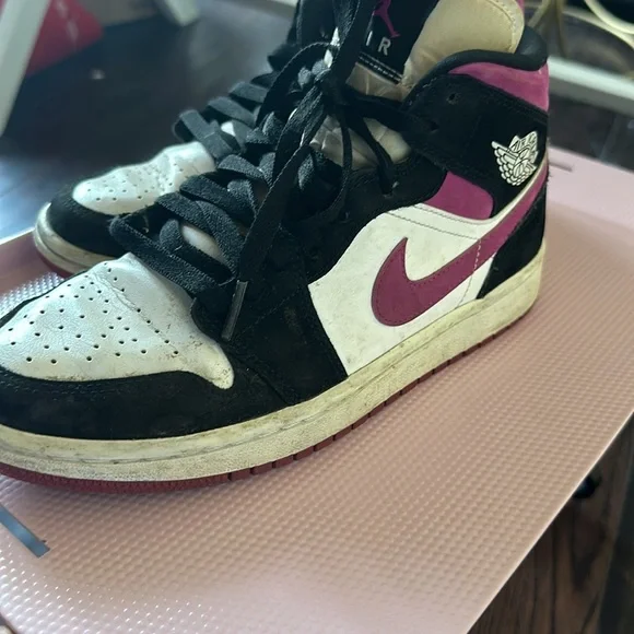 Wmns Nike Air Jordan 1 Mid Black/Cactus Flower-White Size 7.5 - Picture 5 of 8